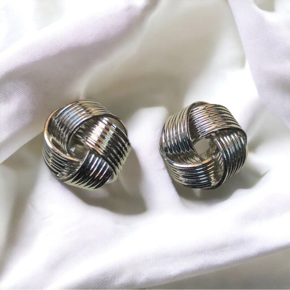 silver & gold crossings